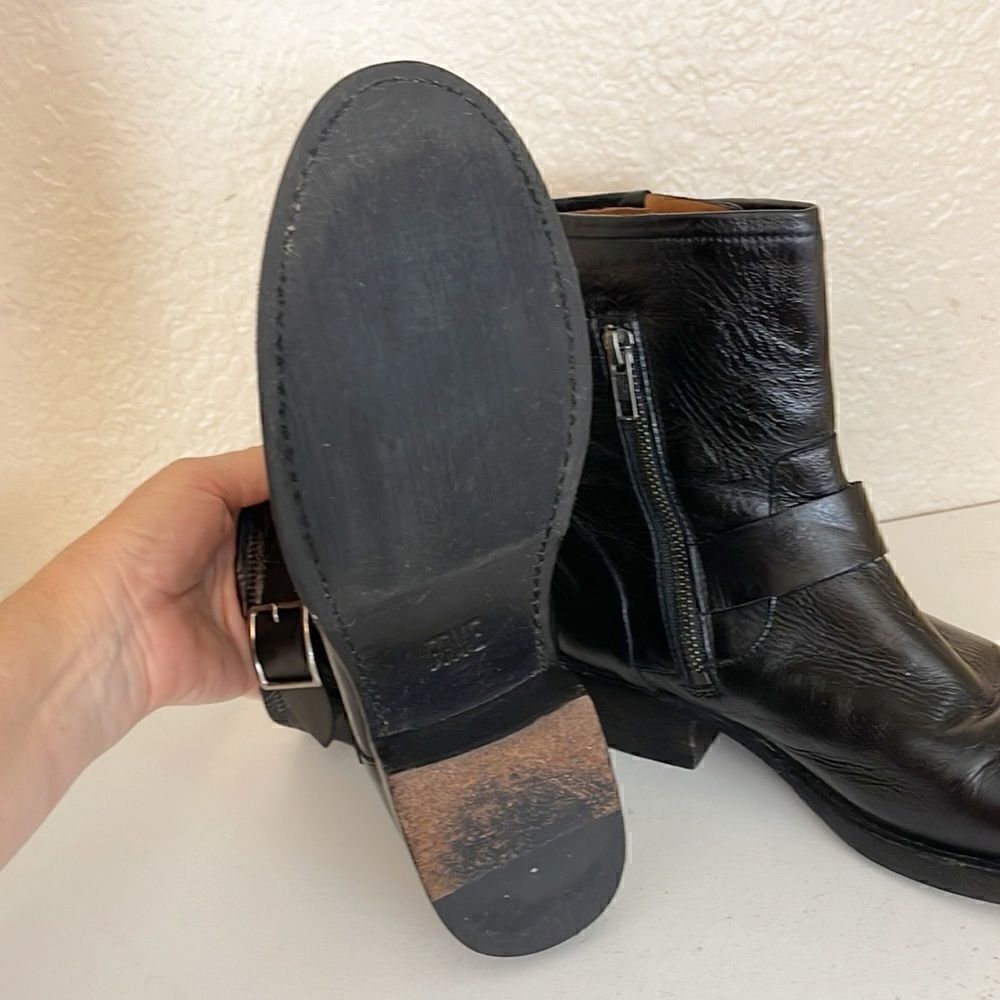 Frye Vicky Engineer Ankle Bootie. 7.5 - Picture 12 of 13